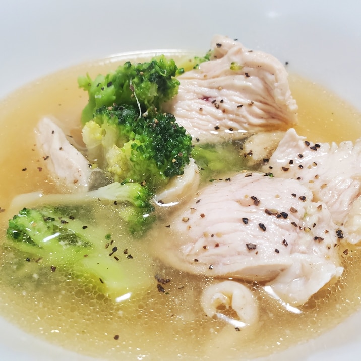 鶏胸肉とブロッコリーの低糖質スープ